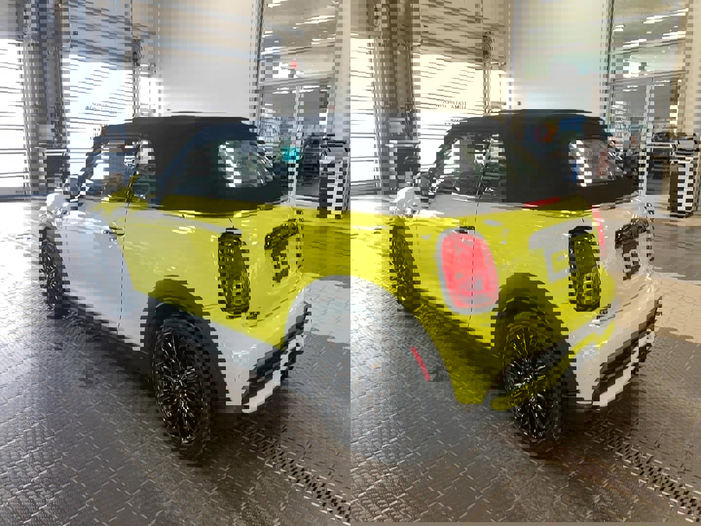 Used 2023 MINI Cooper S image 31