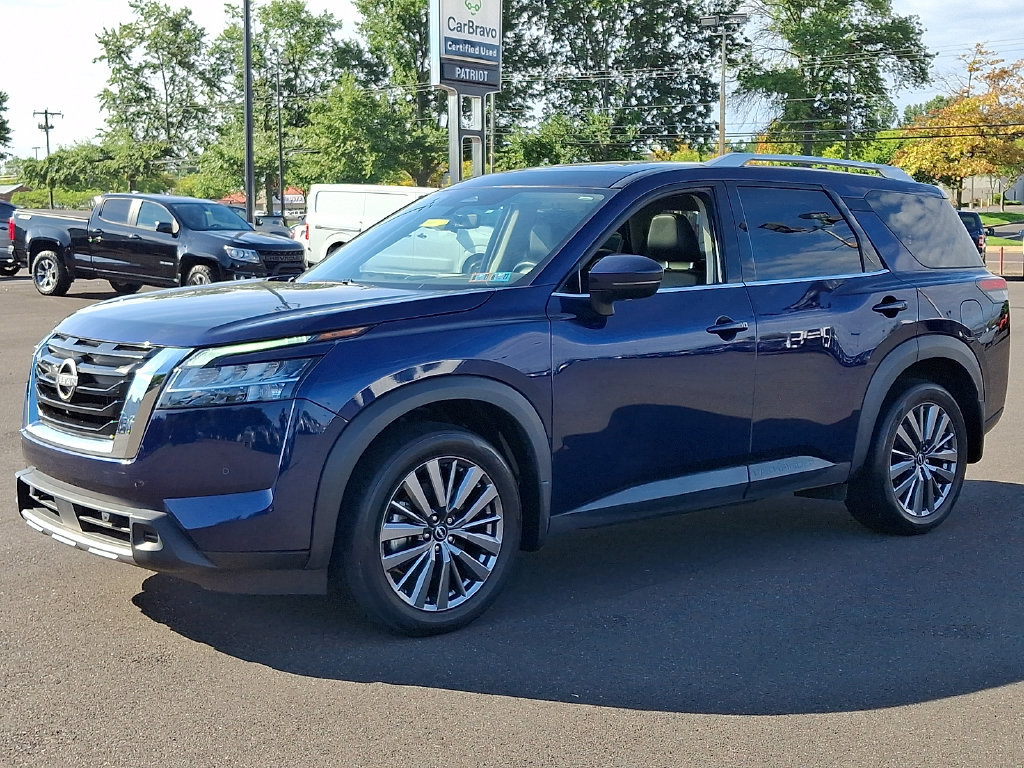 Certified 2024 Nissan Pathfinder SL w/ SL Premium Package AWD/4WD image 3