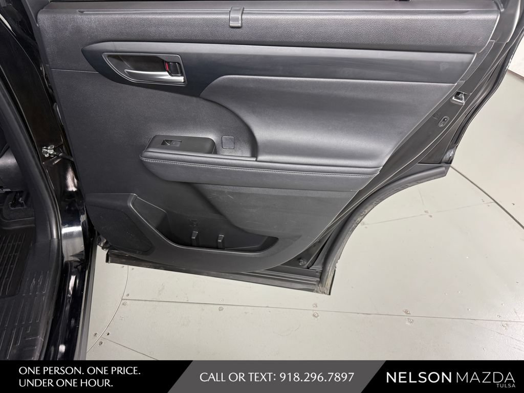 Used 2024 Toyota Highlander XSE FWD image 46