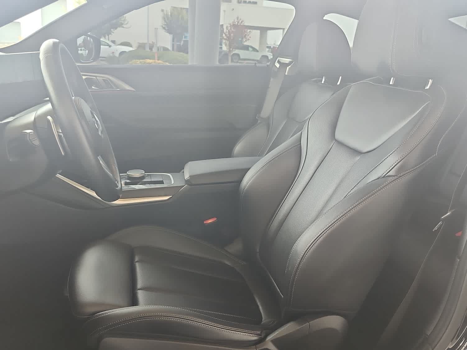 Used 2024 BMW 430i Coupe w/ M Sport Package RWD image 13