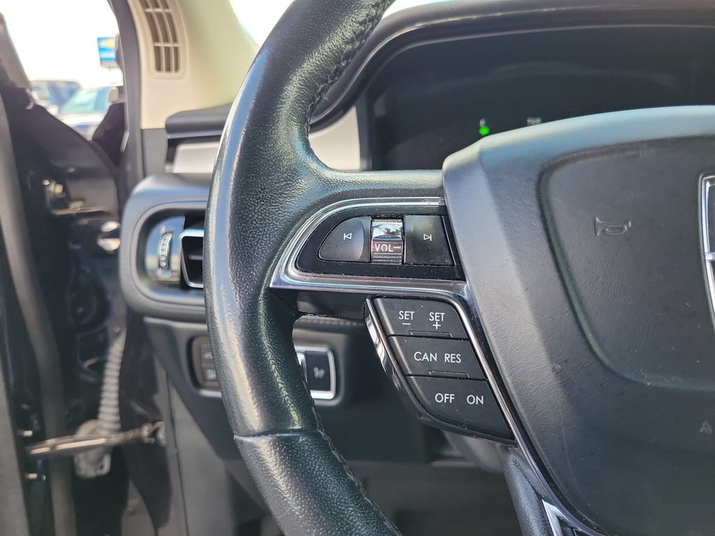 Certified 2023 Lincoln Nautilus FWD w/ Premium Package image 24