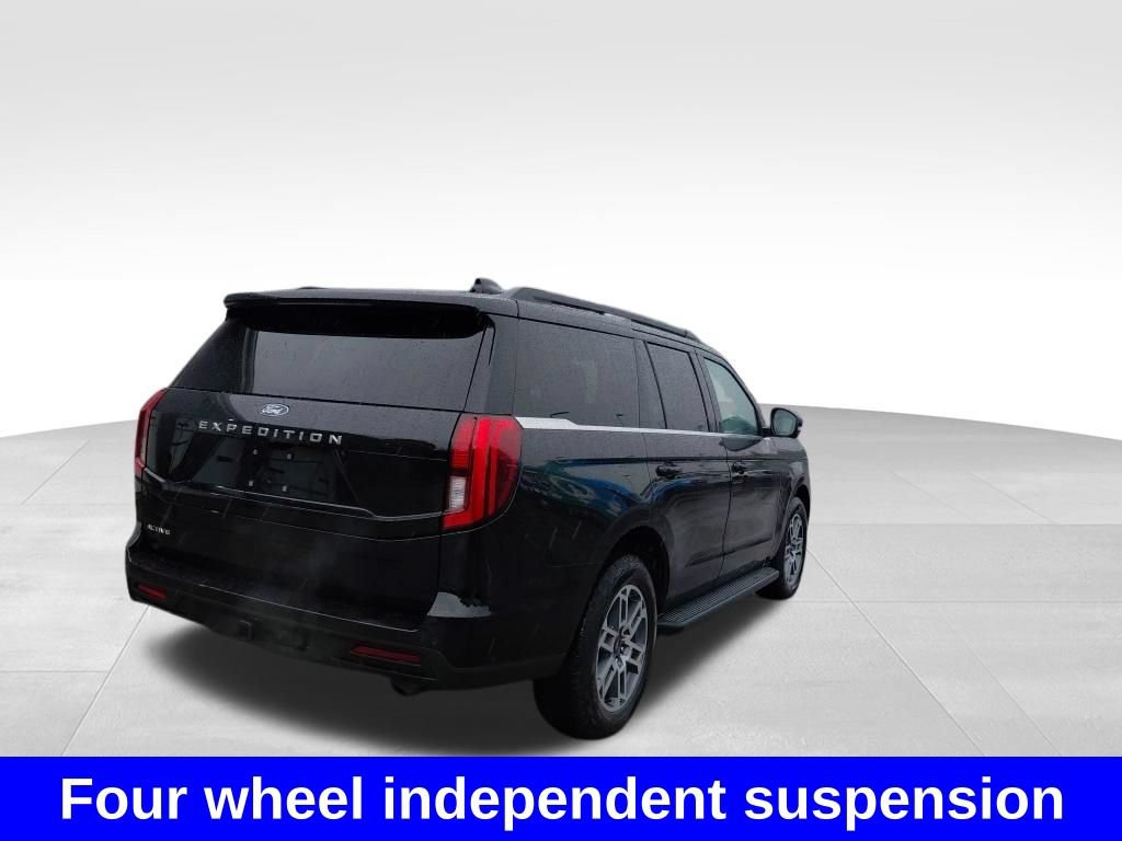 Used 2025 Ford Expedition Active AWD/4WD image 9