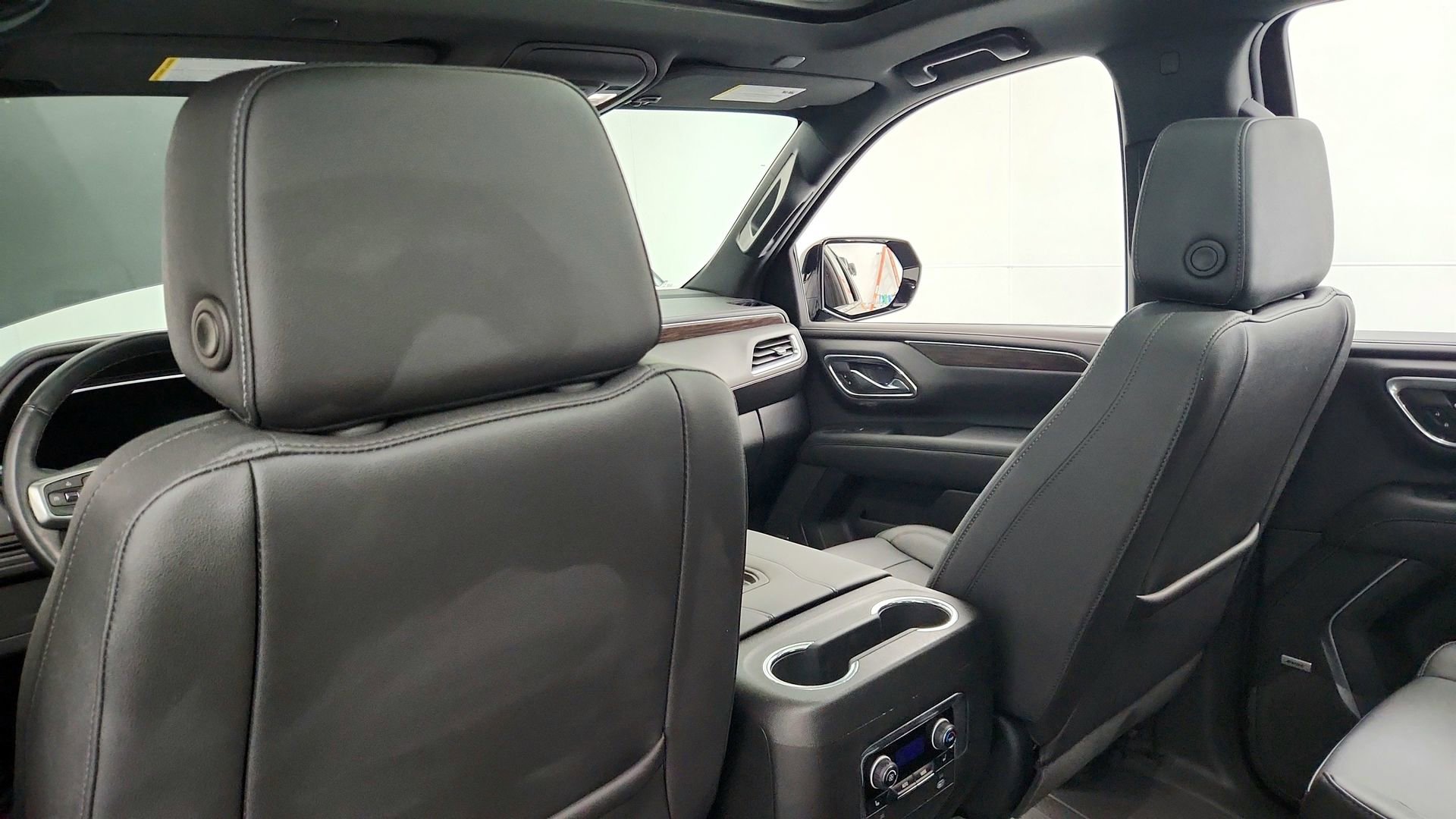 Used 2023 Chevrolet Tahoe LT w/ Luxury Package AWD/4WD image 26