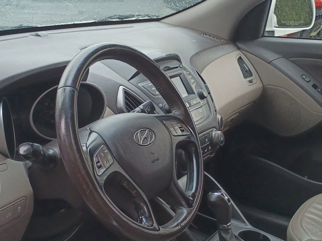 Used 2014 Hyundai Tucson SE image 14