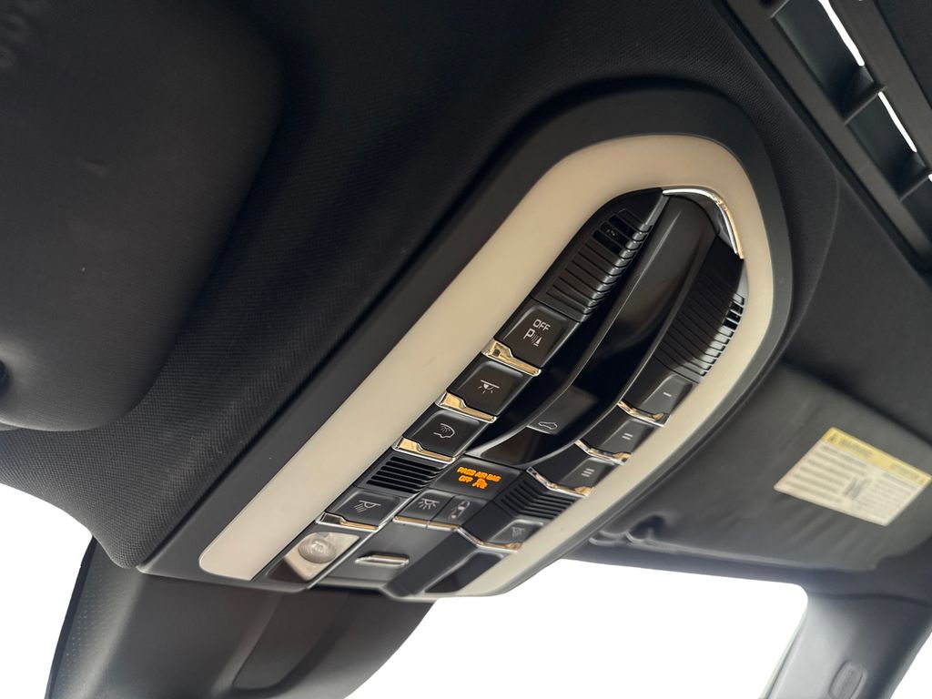 Used 2016 Porsche Cayenne image 73