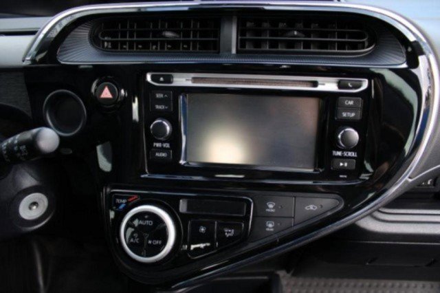 Used 2018 Toyota Prius C One image 26