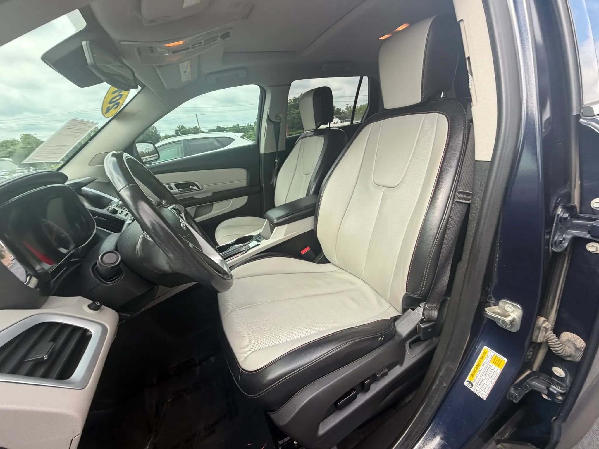 Used 2017 GMC Terrain SLT w/ Open Road Package AWD/4WD image 10
