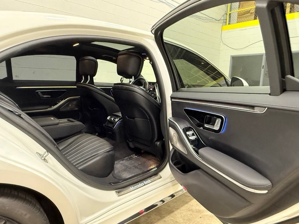 Used 2022 Mercedes-Benz S 500 4MATIC w/ AMG Line Package image 50