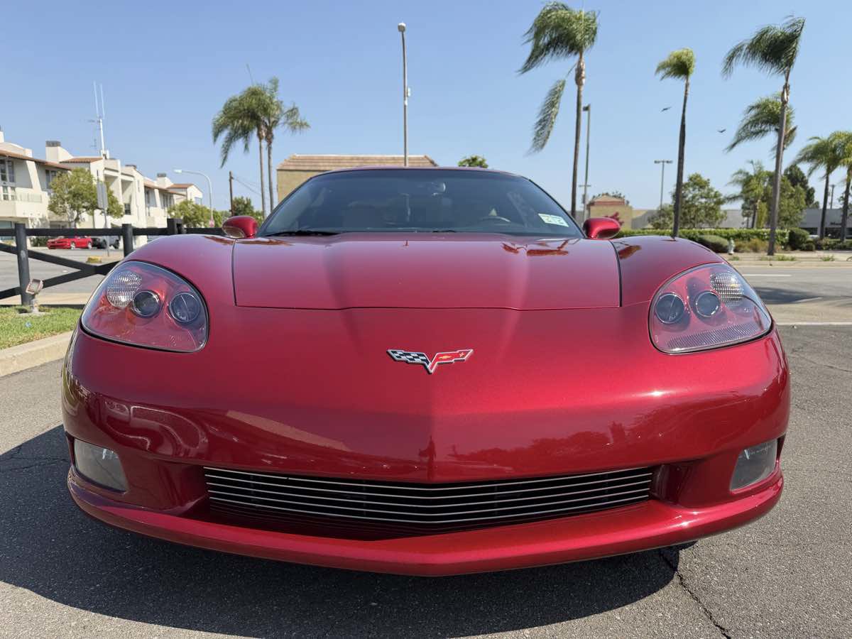 Used 2008 Chevrolet Corvette Coupe w/ Z51 Performance Package RWD image 13