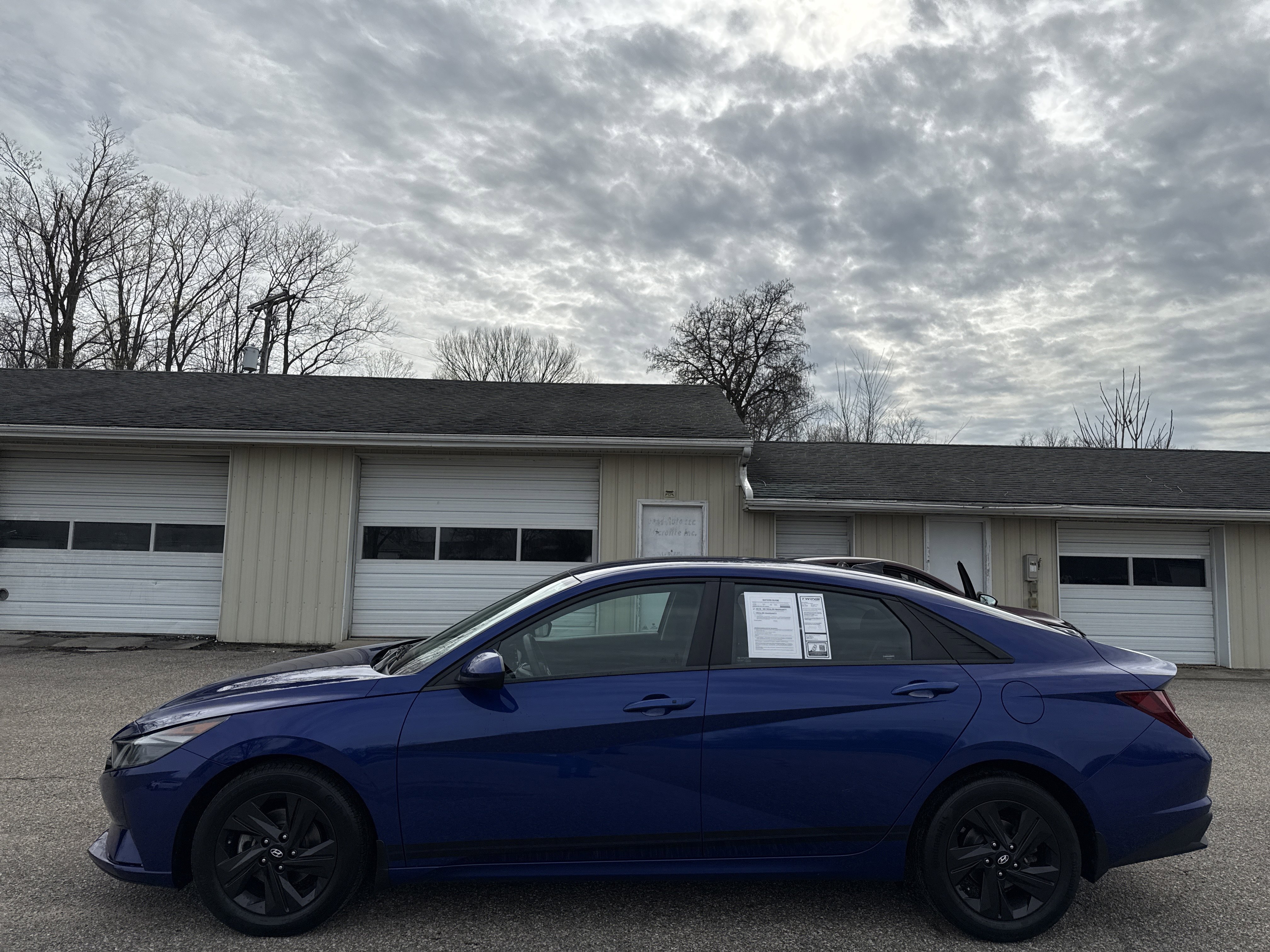 Used 2022 Hyundai Elantra SEL w/ Convenience Package FWD image 8