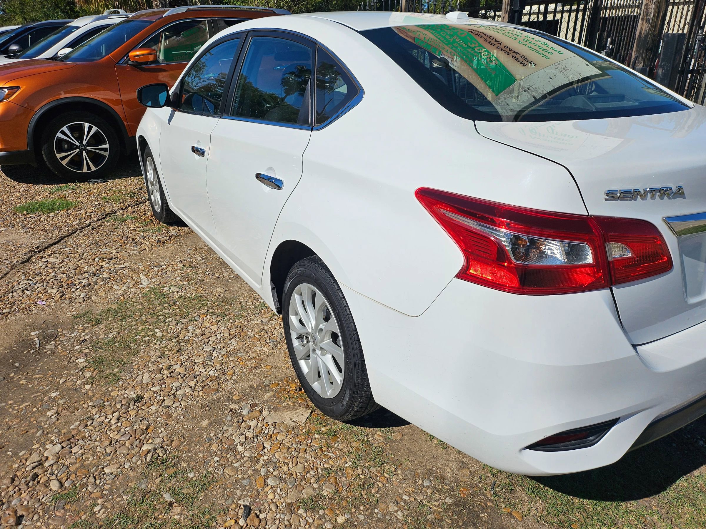 Used 2018 Nissan Sentra SV FWD image 3