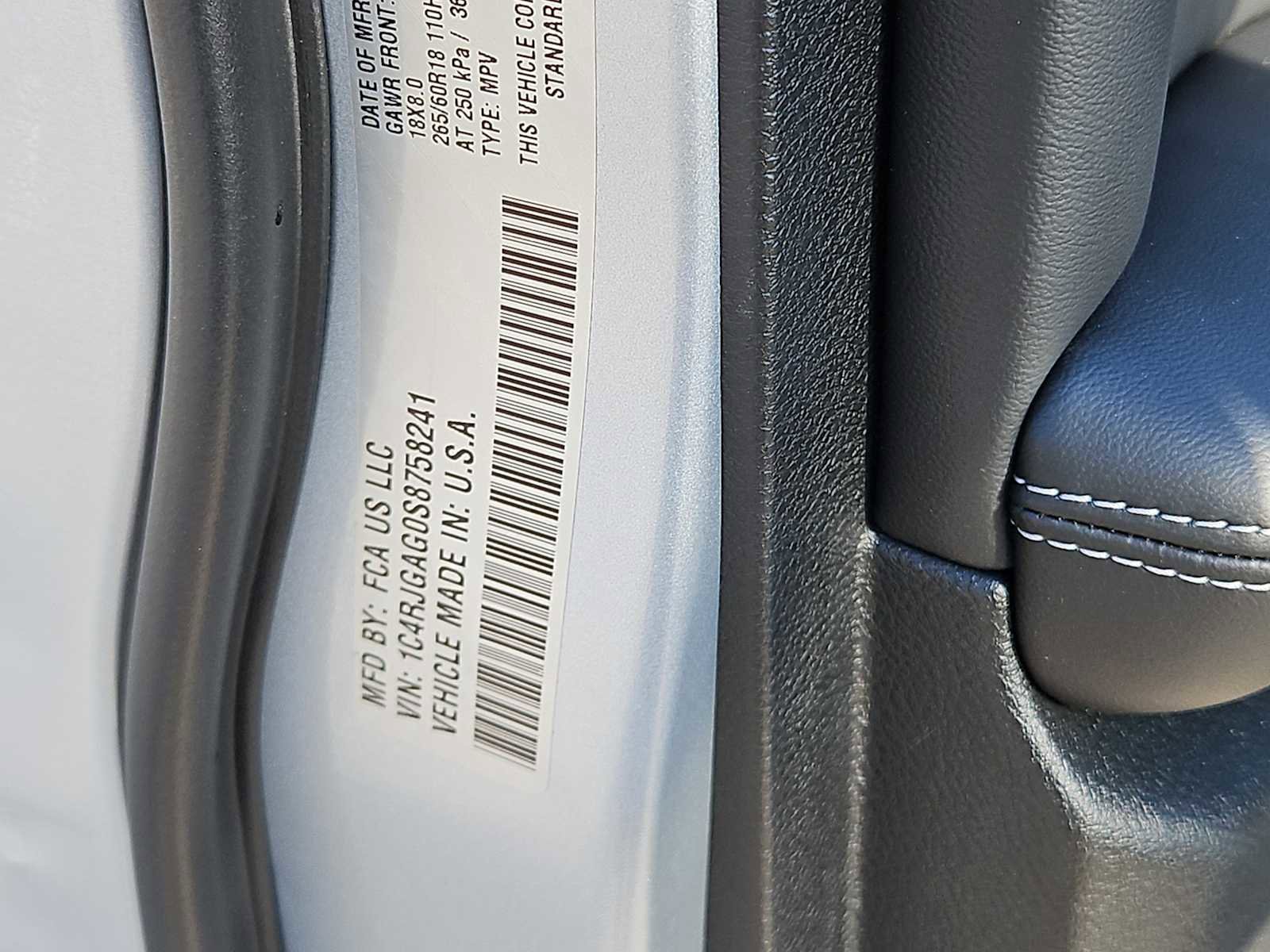 Used 2025 Jeep Grand Cherokee Laredo X image 25