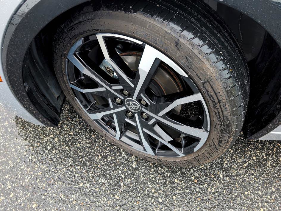 Used 2026 Toyota Prius Plug-In Hybrid image 7