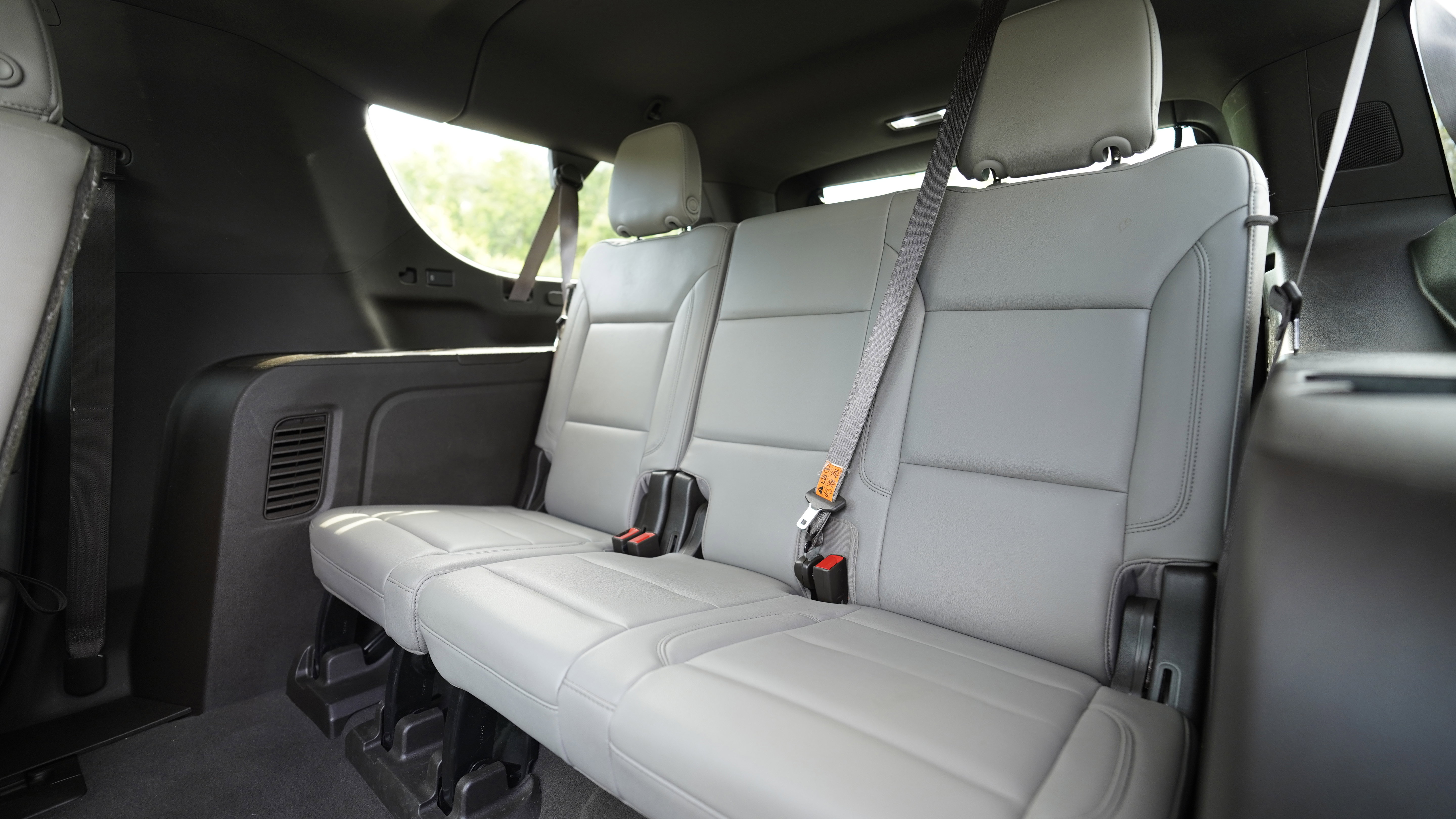 Used 2021 Chevrolet Suburban LT w/ Rear Media and Nav Package RWD image 13