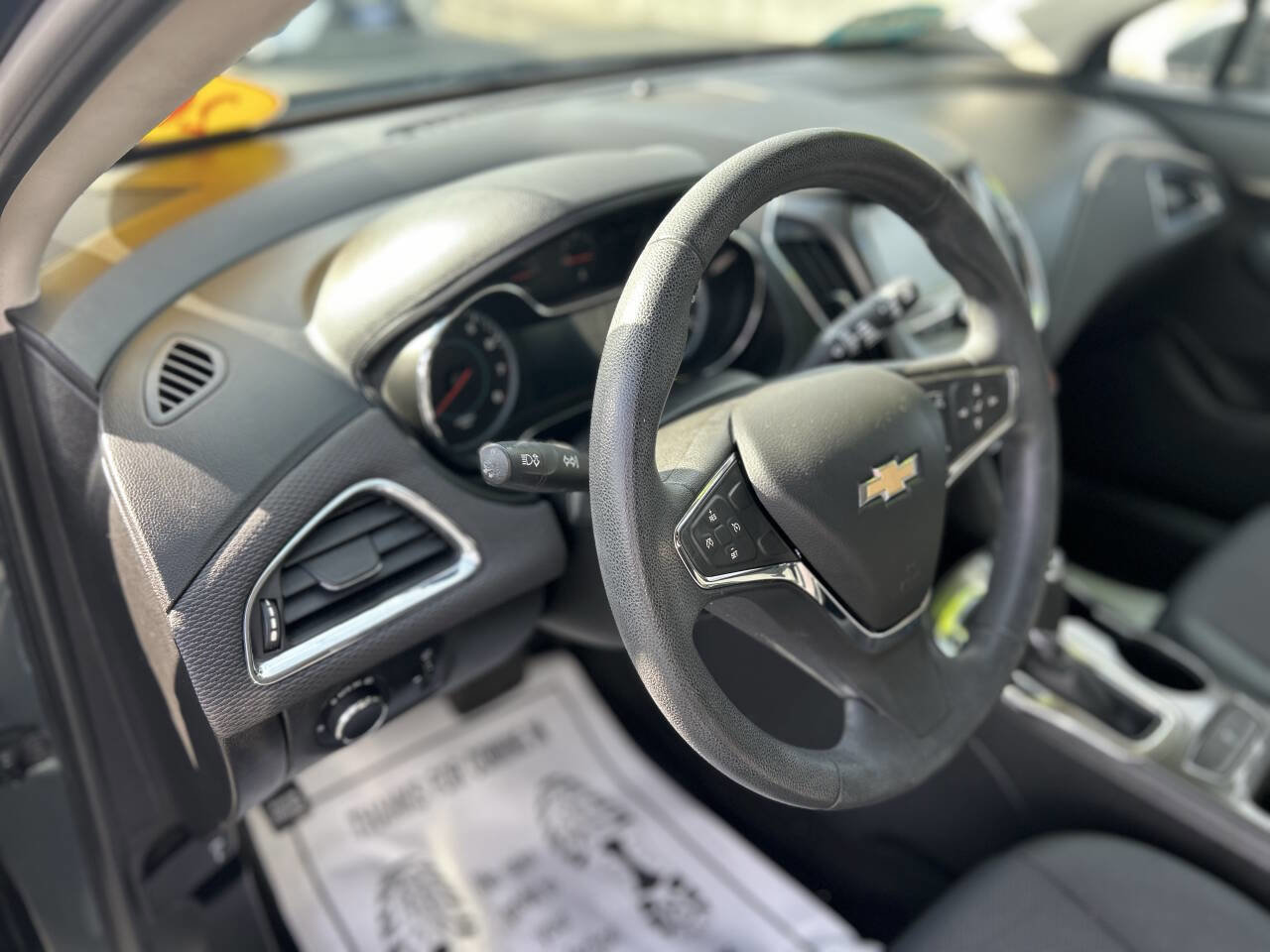 Used 2017 Chevrolet Cruze LT w/ Convenience Package image 10