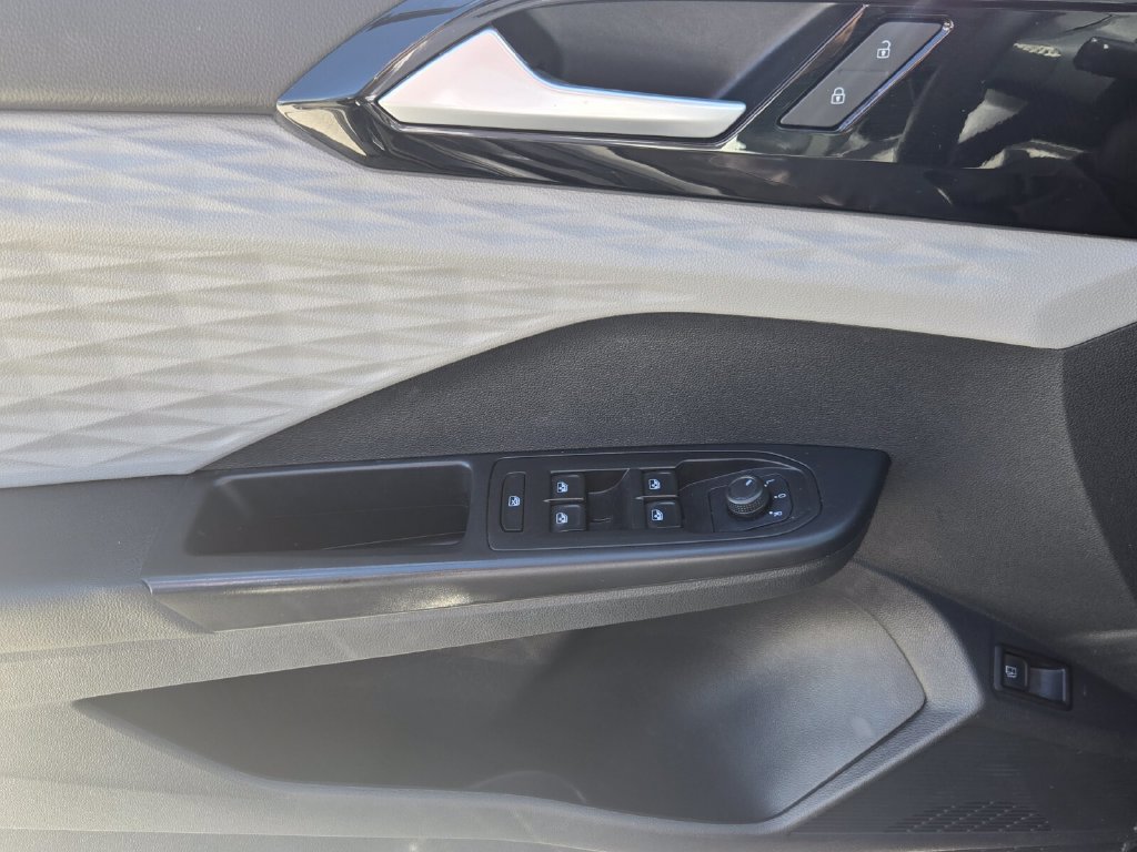 Certified 2023 Volkswagen Taos S FWD image 26