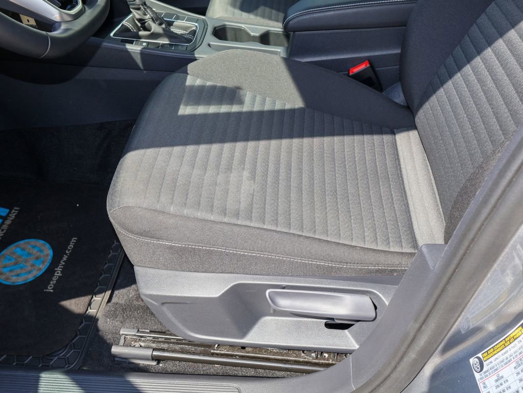 Used 2025 Volkswagen Jetta S image 12