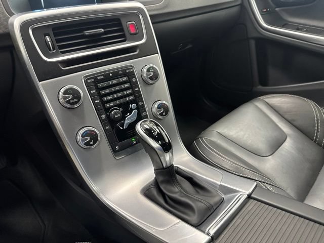 Used 2017 Volvo S60 T5 Dynamic FWD image 16