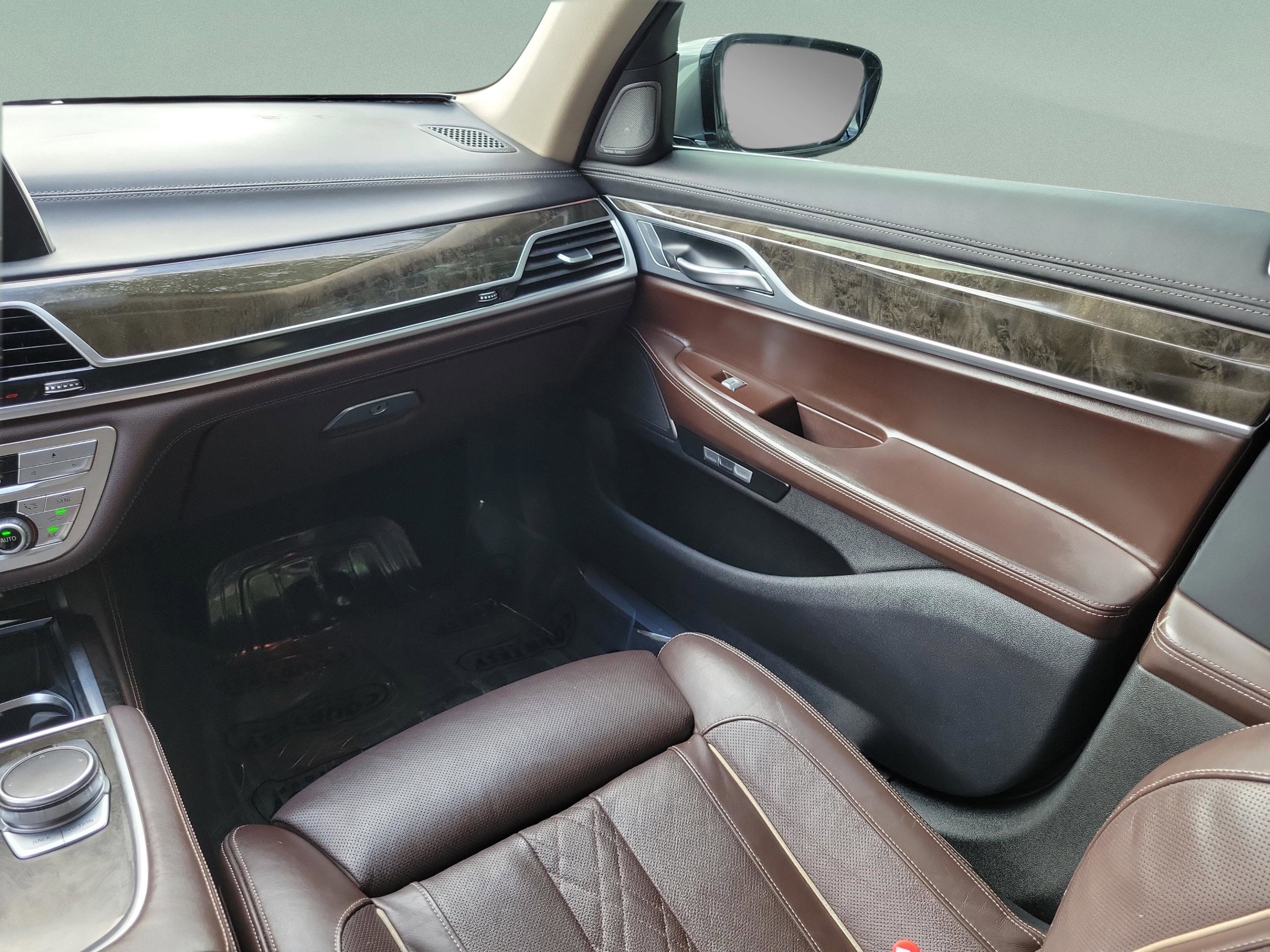 Used 2016 BMW 740i RWD image 24
