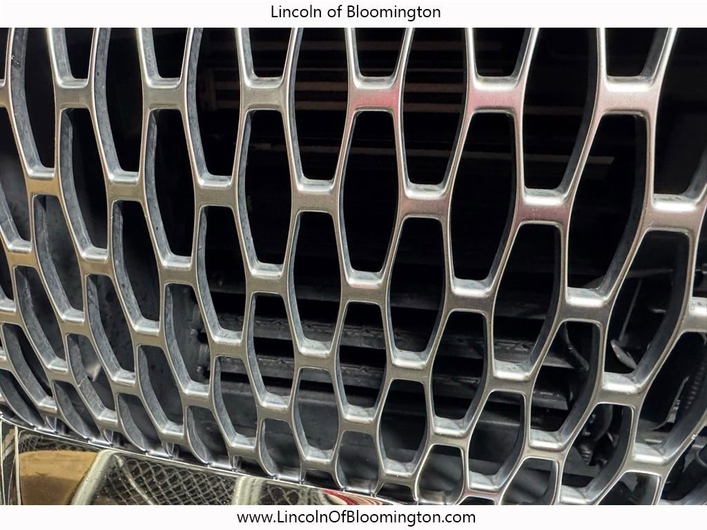 Used 2020 Lincoln Aviator Reserve w/ Equipment Group 202A image 11