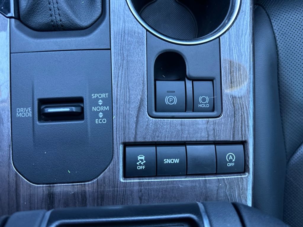 Used 2021 Toyota Highlander Limited image 26