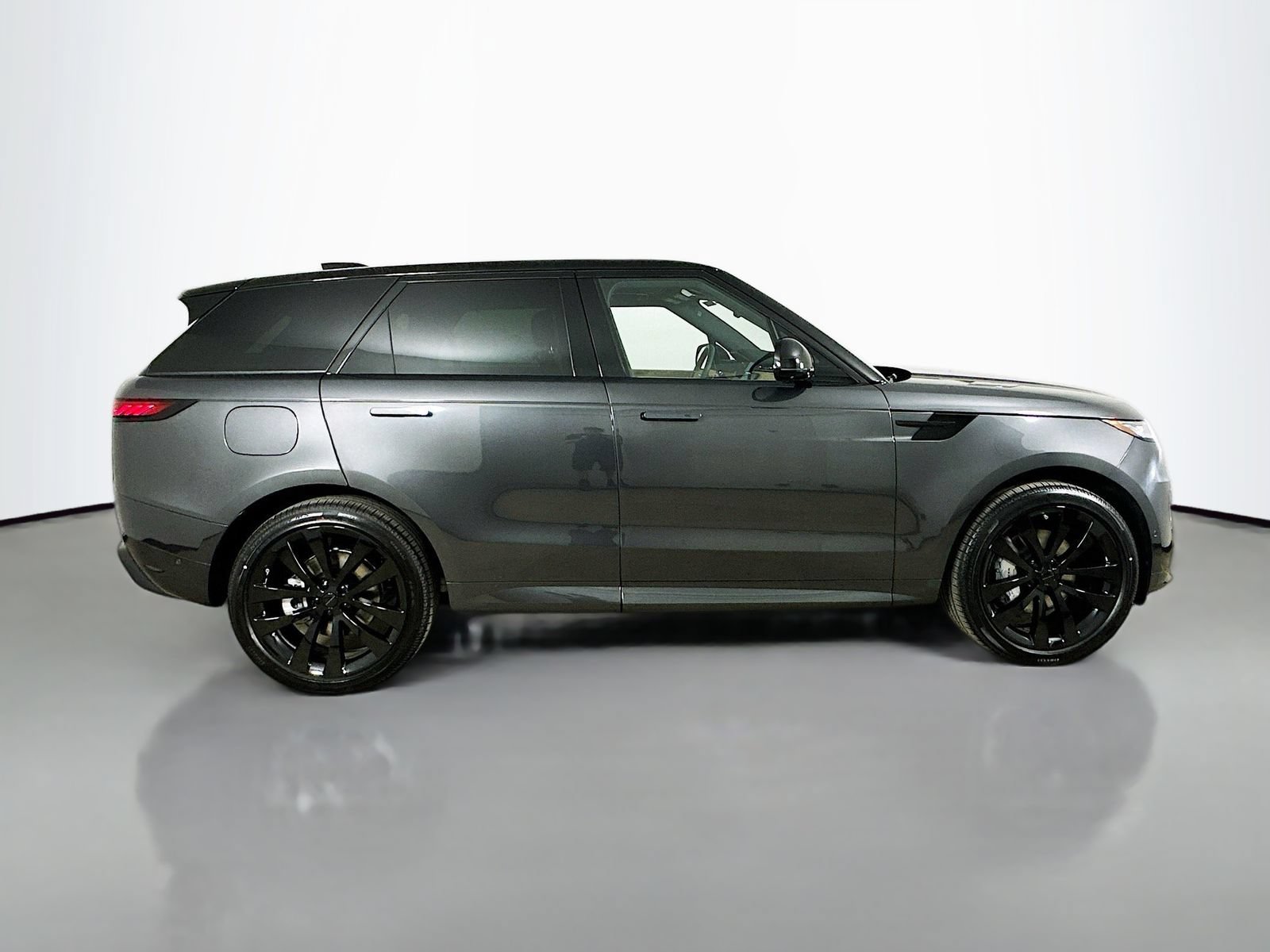 New 2026 Land Rover Range Rover Sport Dynamic SE AWD/4WD image 4