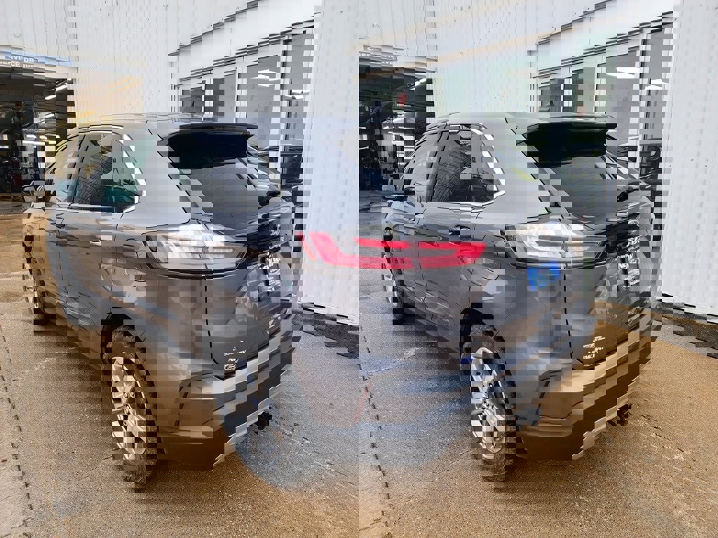 Used 2022 Ford Edge SEL w/ Convenience Package image 3