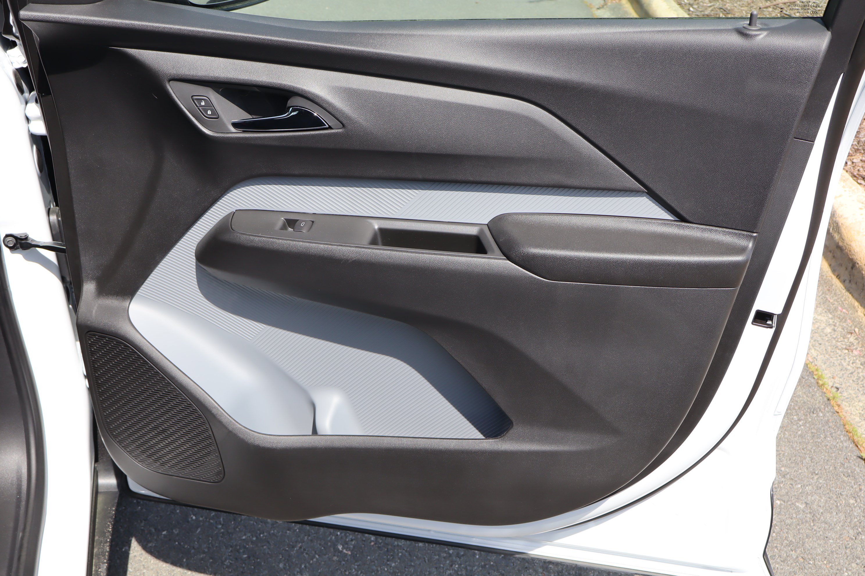 New 2027 Chevrolet Bolt LT w/ Comfort Package FWD image 23