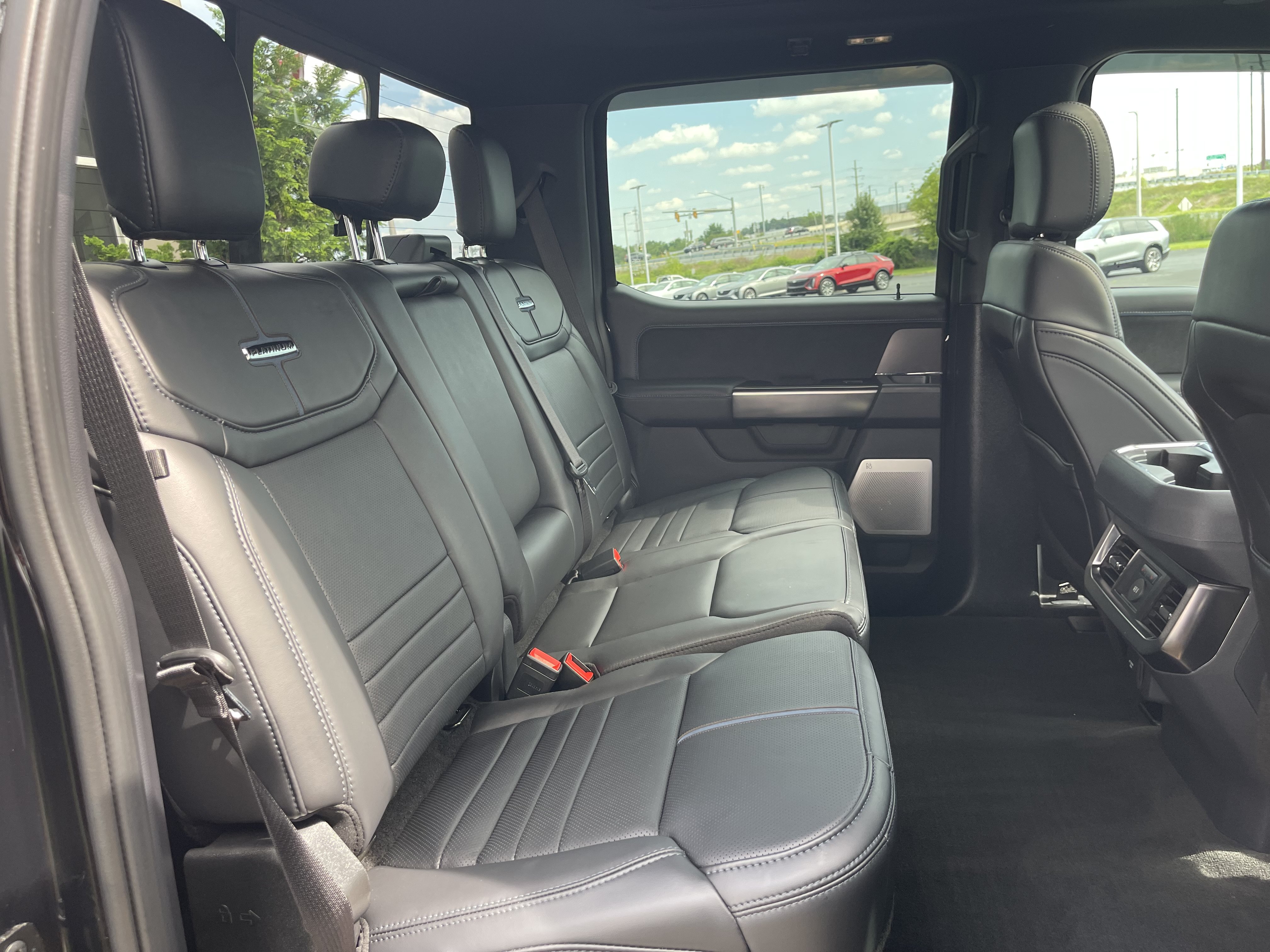 Used 2026 Ford F350 Platinum w/ Tremor Off-Road Package AWD/4WD image 26