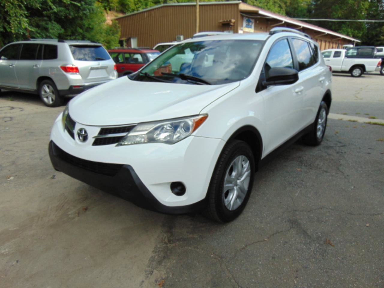 Used 2014 Toyota RAV4 LE FWD image 3