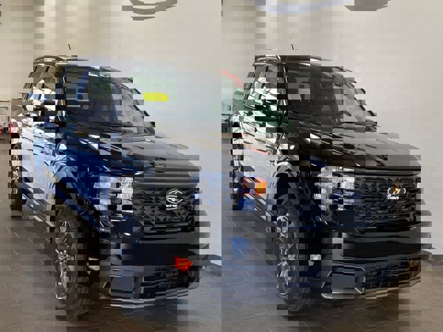 New 2025 Ford Maverick XLT w/ Equipment Group 301A image 2