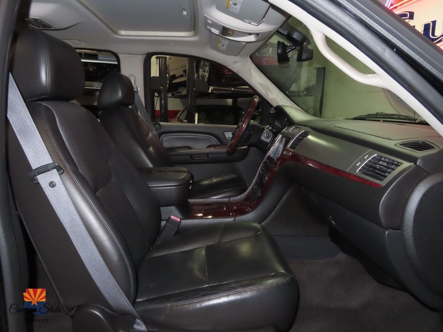 Used 2009 Cadillac Escalade EXT image 6