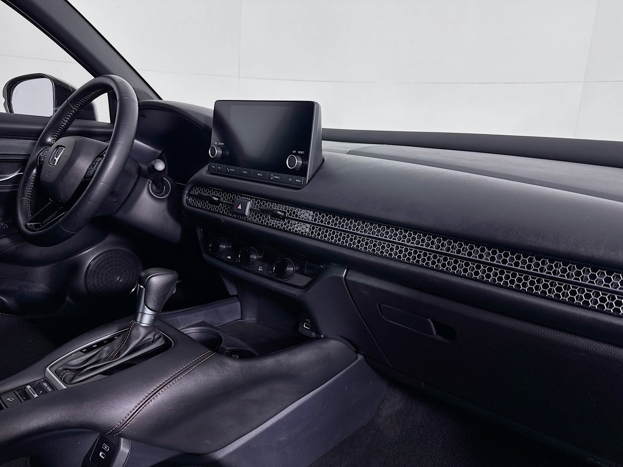 Used 2025 Honda HR-V Sport image 29