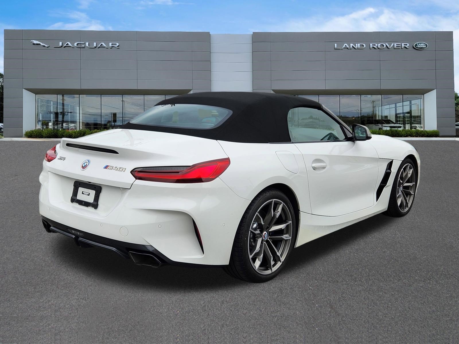 Used 2023 BMW Z4 M40i w/ Premium Package RWD image 4
