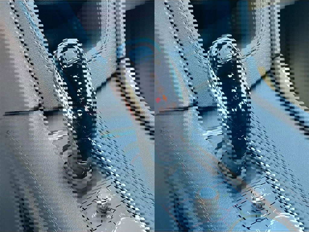 New 2025 Cadillac XT6 Luxury image 16