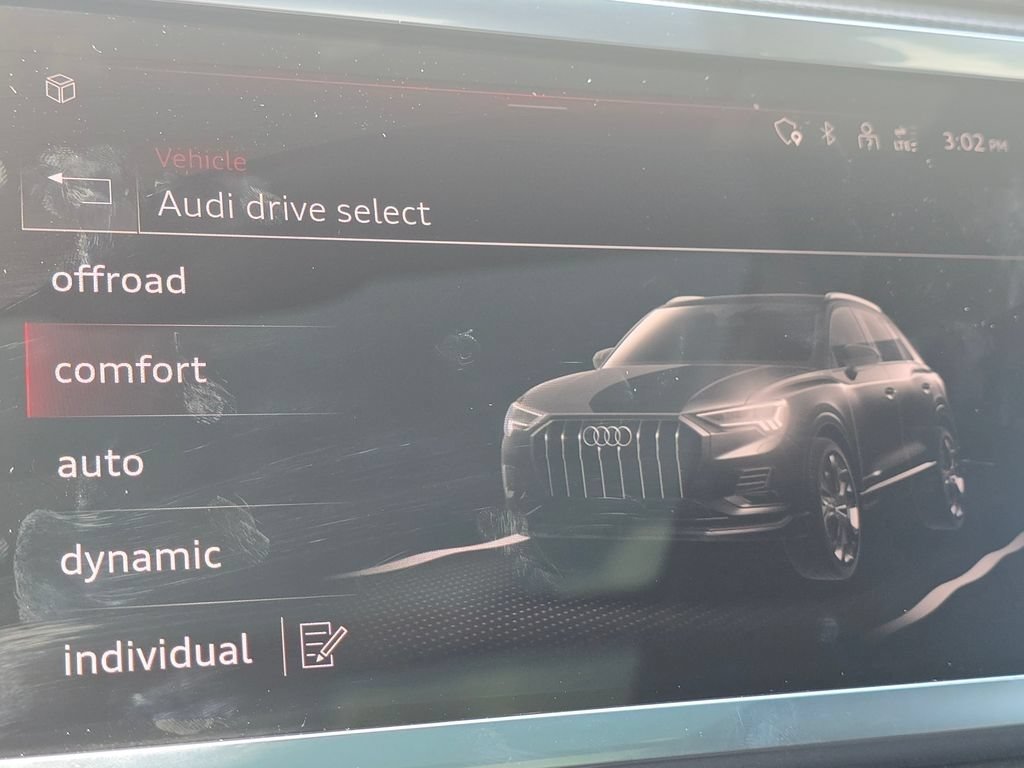 Used 2022 Audi Q3 2.0T Premium Plus w/ Premium Plus Package AWD/4WD image 40