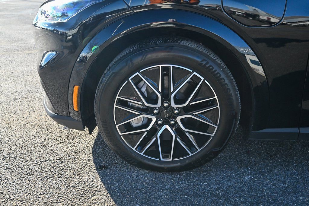 Certified 2025 Ford Mustang Mach-E Premium image 12