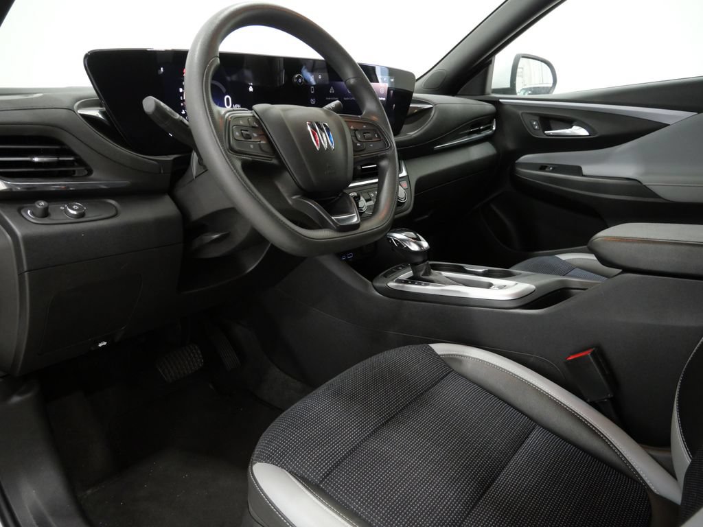 Used 2025 Buick Envista Preferred FWD image 11