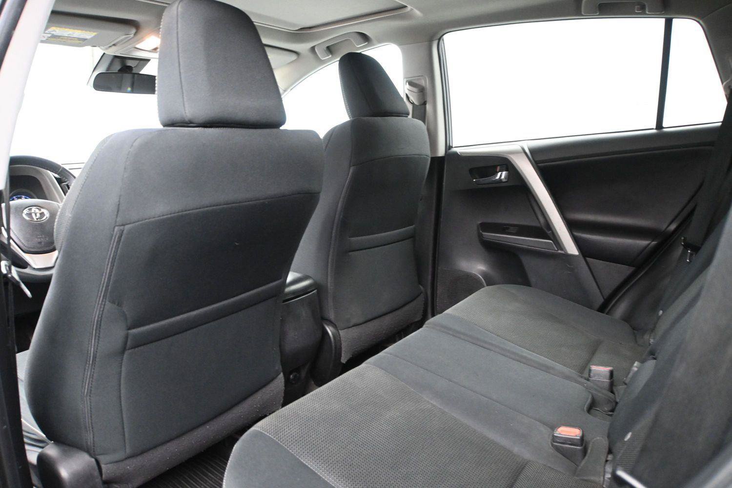 Used 2018 Toyota RAV4 XLE w/ Plus Extra Value Package AWD/4WD image 9