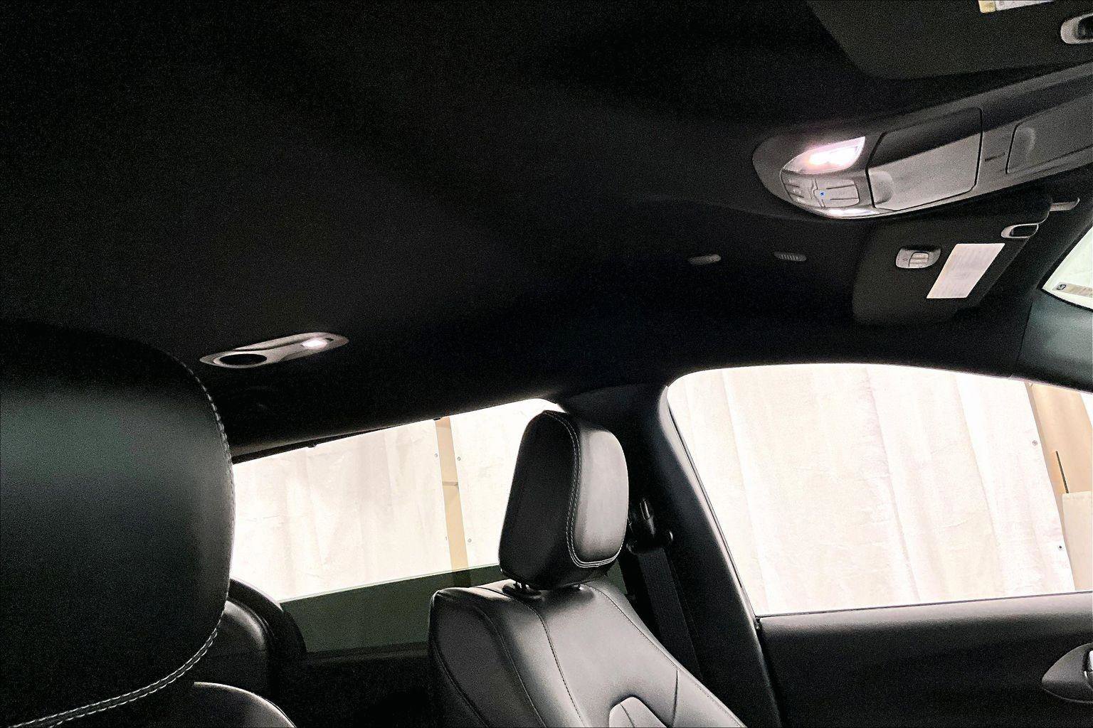 Used 2025 Chrysler Pacifica Select image 21