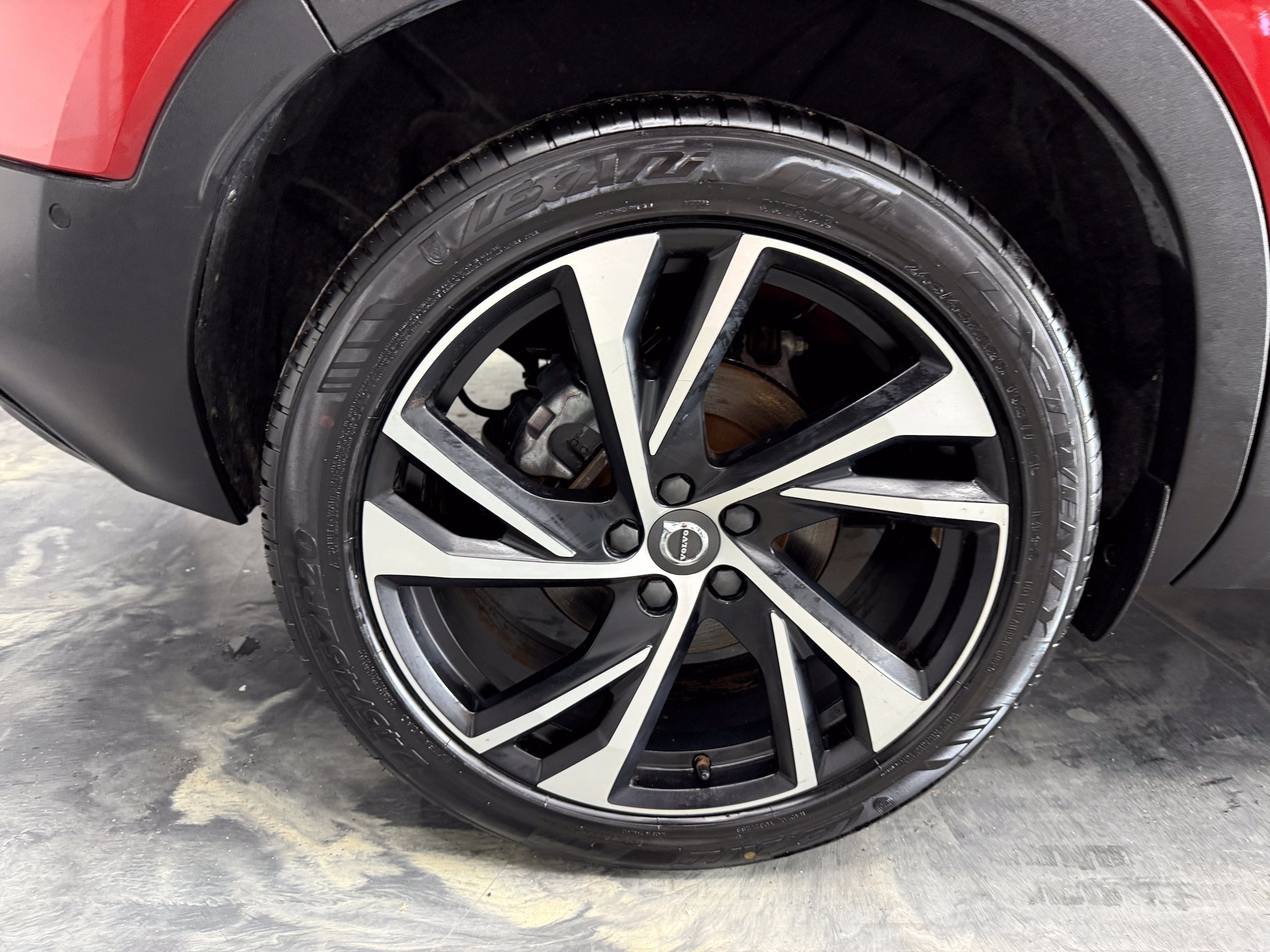 Used 2021 Volvo XC40 T5 R-Design AWD/4WD image 21
