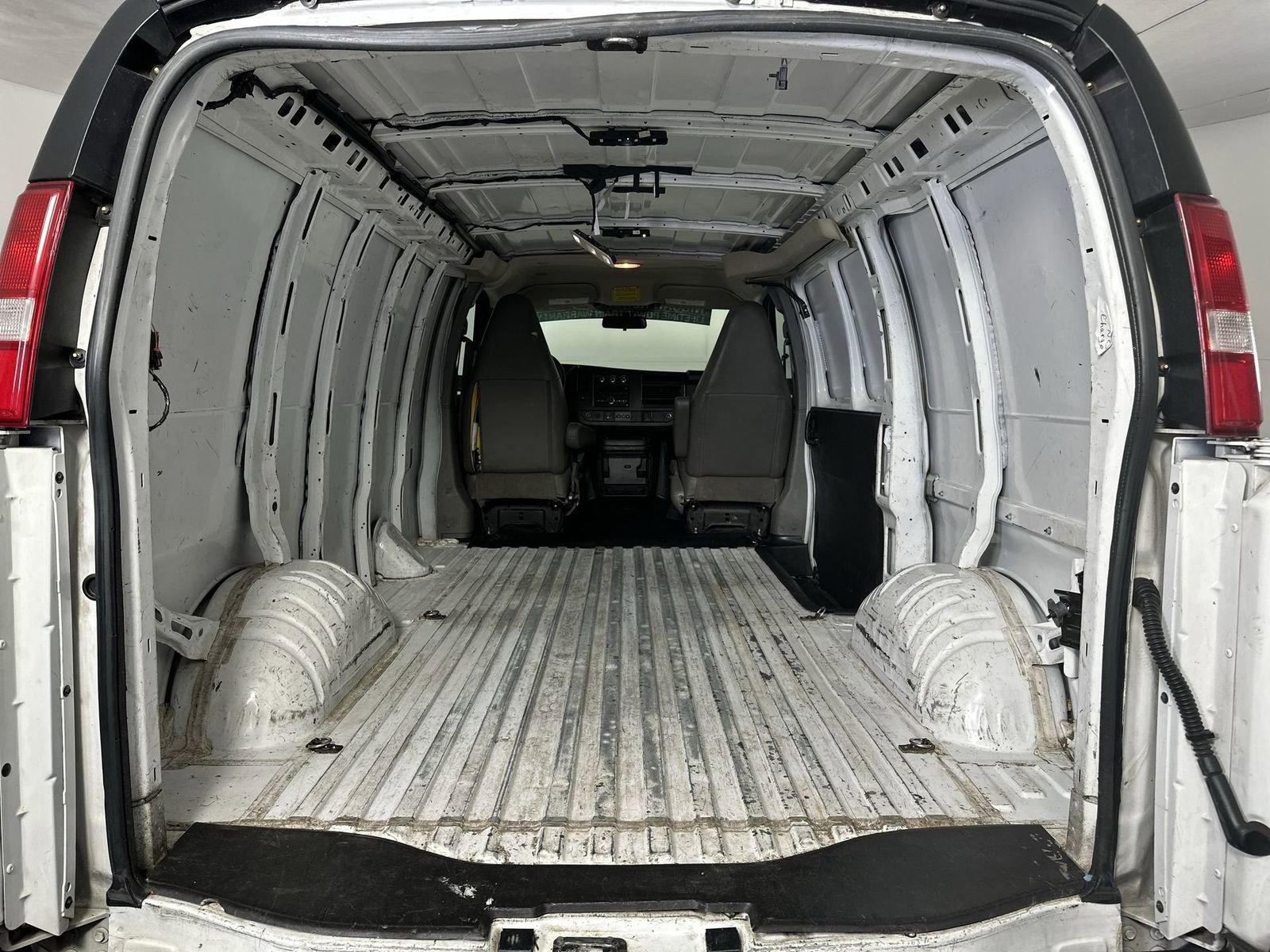 Used 2020 GMC Savana 2500 image 27