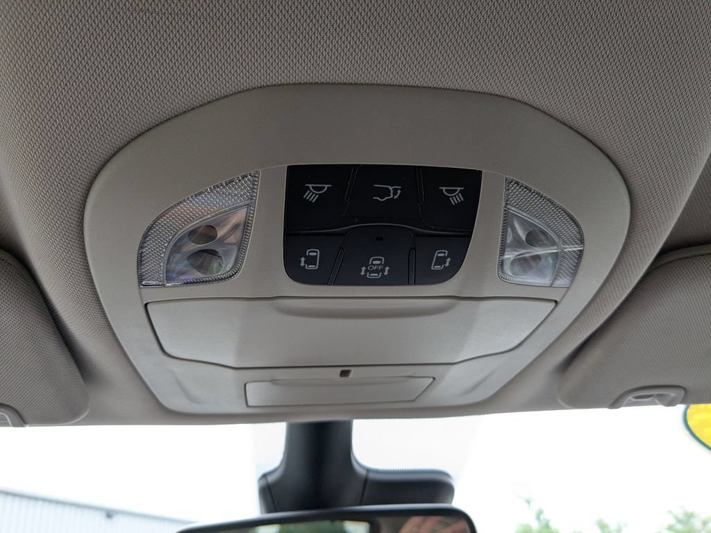 Used 2024 Chrysler Pacifica Touring-L FWD image 31