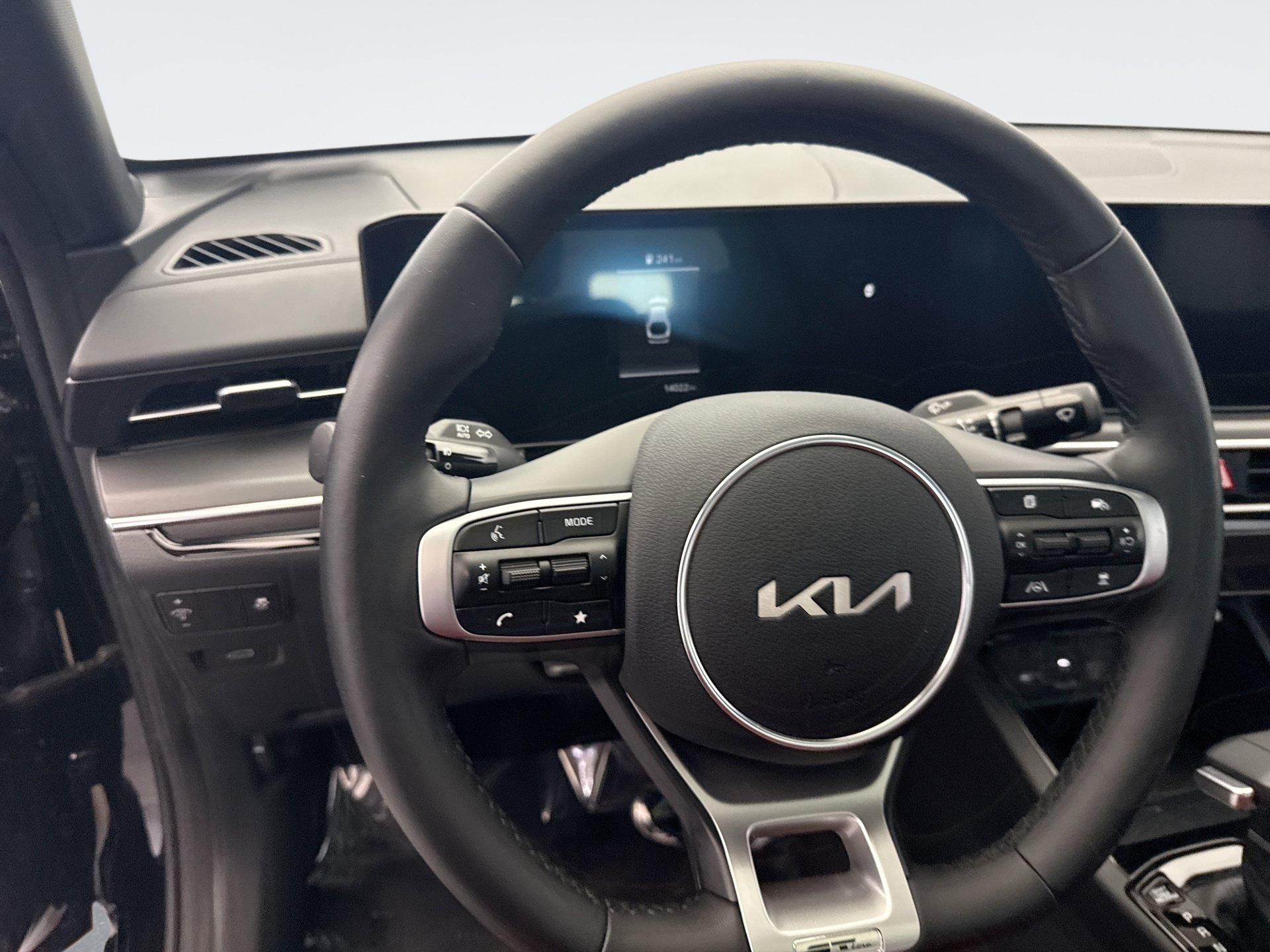 Used 2025 Kia K5 GT-Line w/ GT-Line Premium Package AWD/4WD image 12