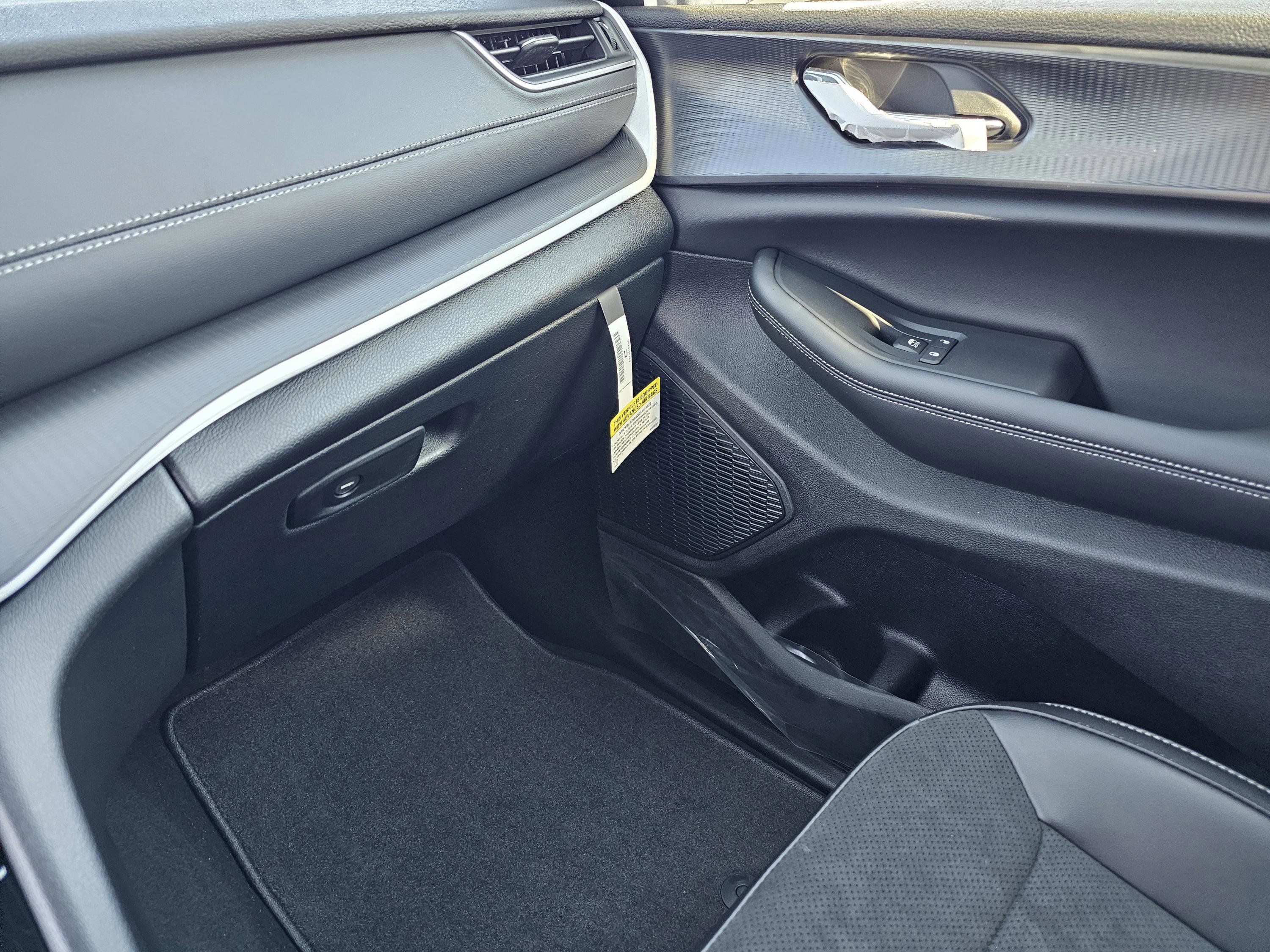 New 2025 Jeep Grand Cherokee L Altitude image 20