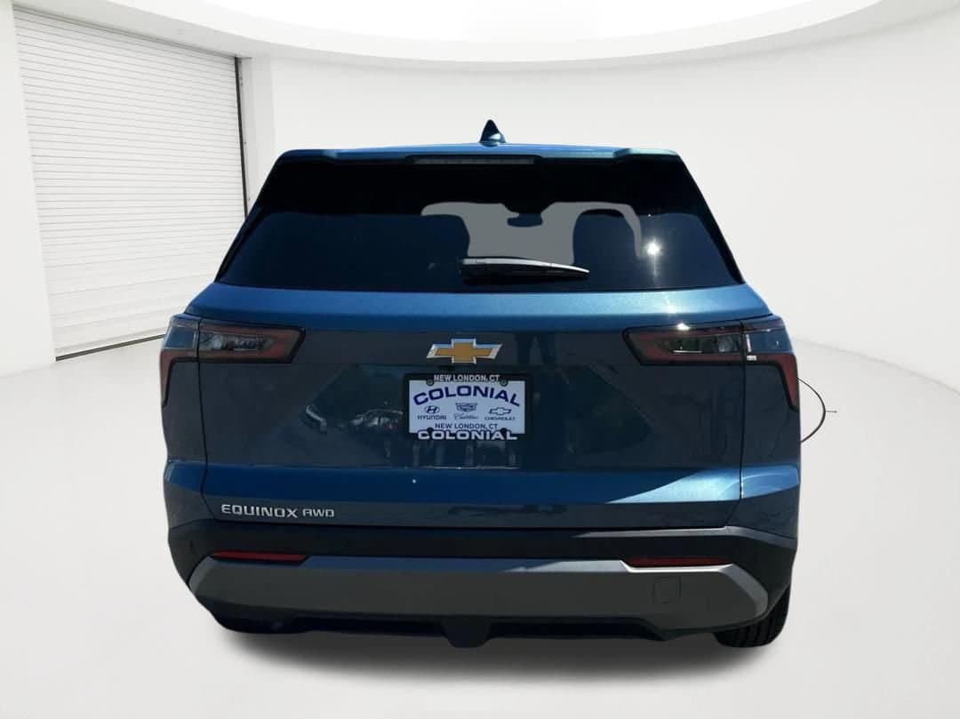 New 2026 Chevrolet Equinox LT w/ Convenience Package II AWD/4WD image 6
