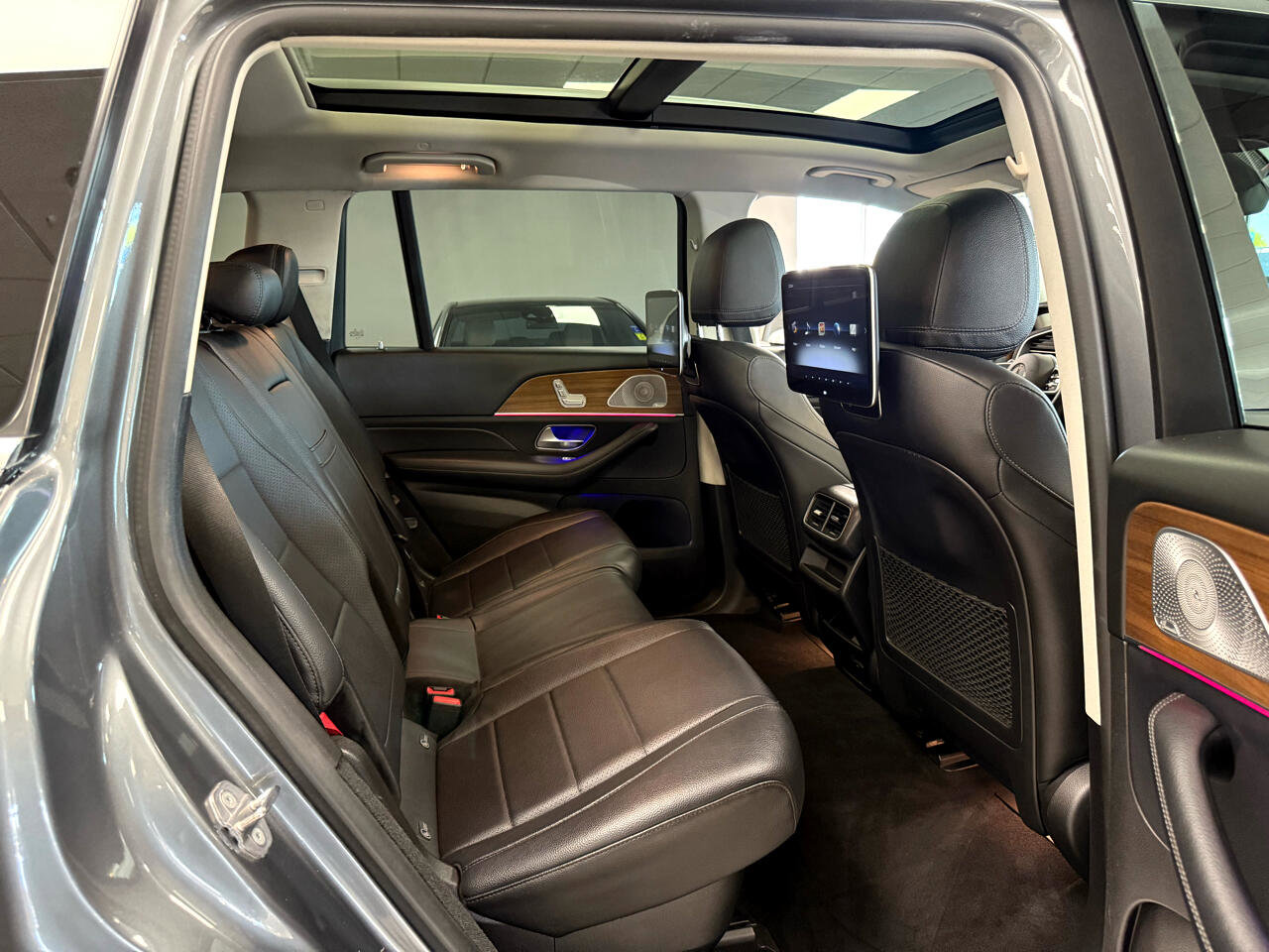 Used 2020 Mercedes-Benz GLS 450 4MATIC image 23