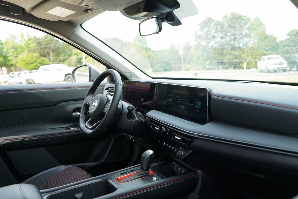 Used 2025 Nissan Kicks SR w/ SR Premium Package image 36