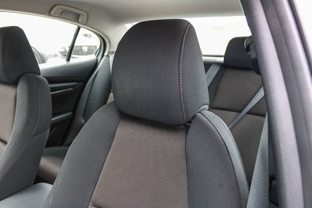 Used 2020 MAZDA MAZDA3 Sedan FWD image 25