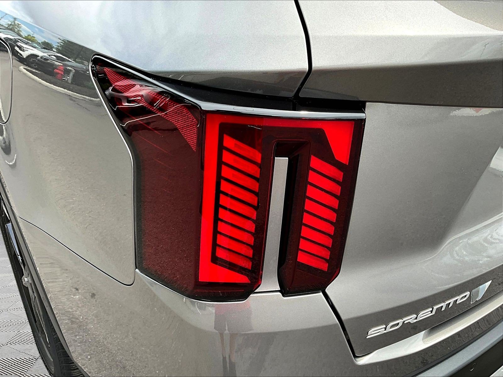 Certified 2025 Kia Sorento SX Prestige AWD/4WD image 23